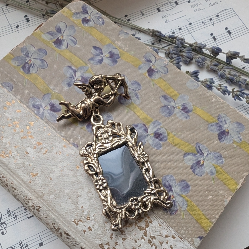 Goldtone Cherub Photo Brooch